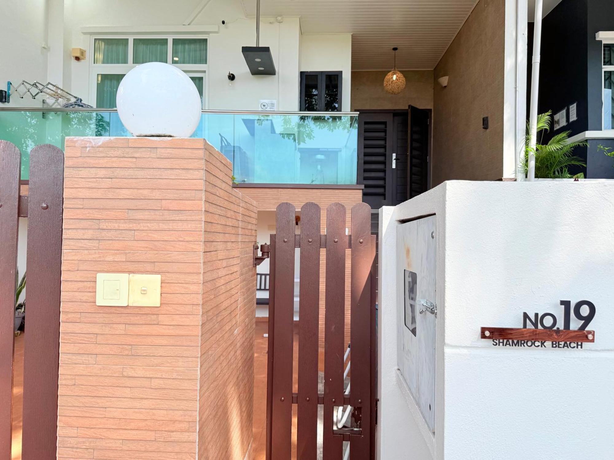 Ocean 19 Shamrock Villa Beachfront Big Group 4 Bedroom 5 Bathroom With Pool タンジュンブンガ エクステリア 写真
